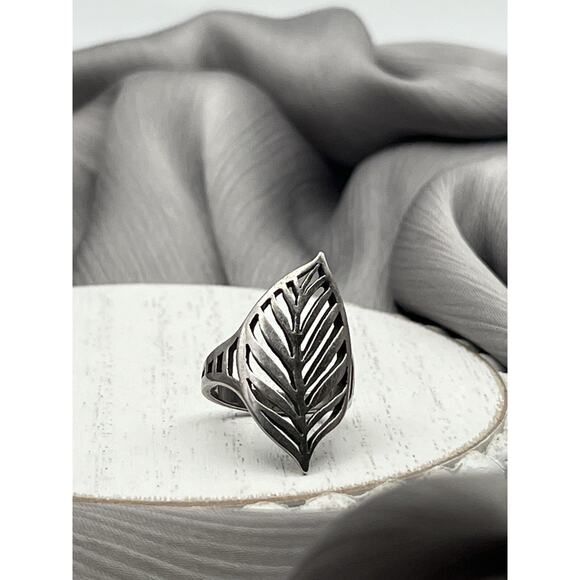 Retired James Avery Sterling Silver 925 HTF Open Leaf Ring Size